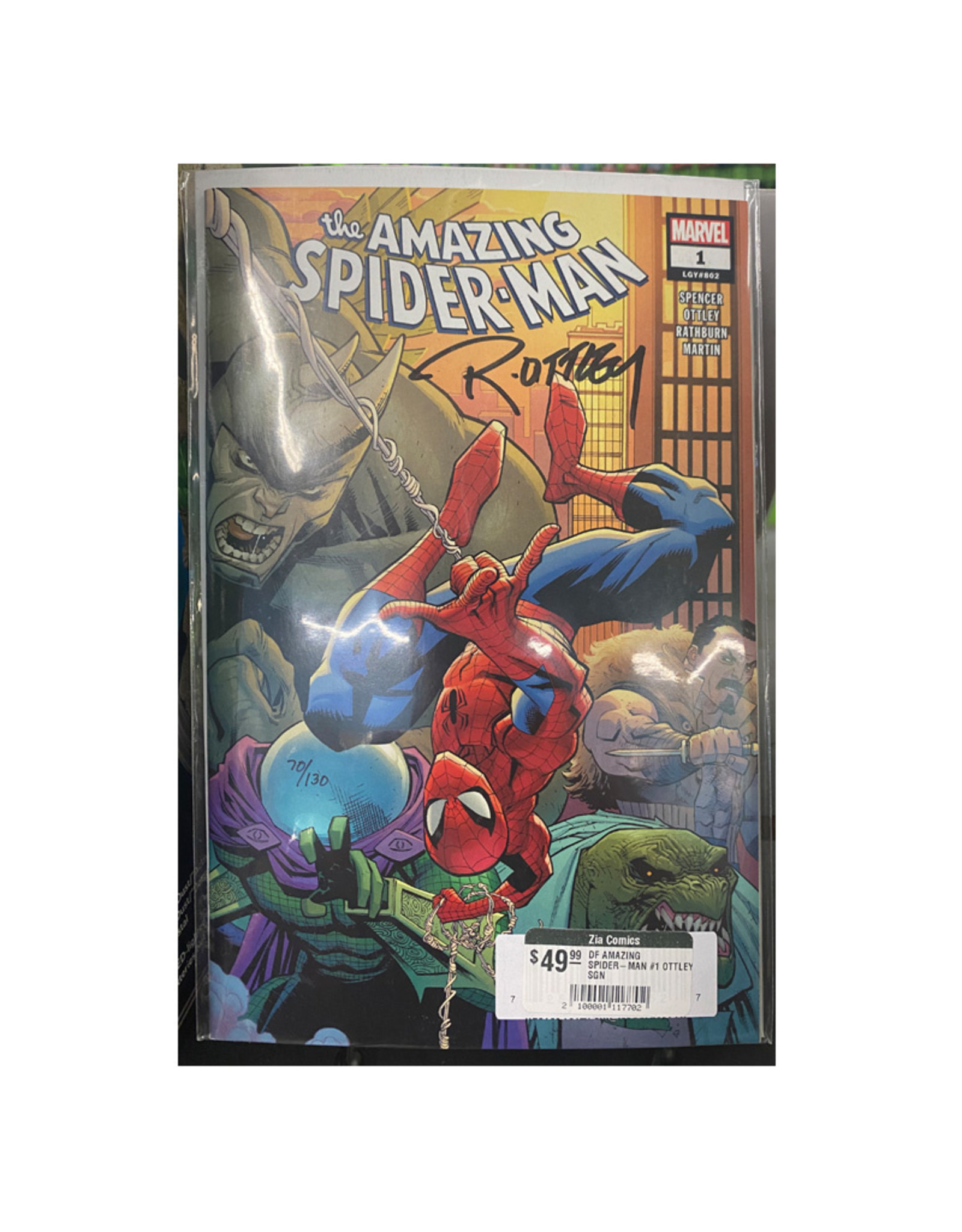 Dynamic Forces Amazing Spider-man #1 signed by Ryan Ottley