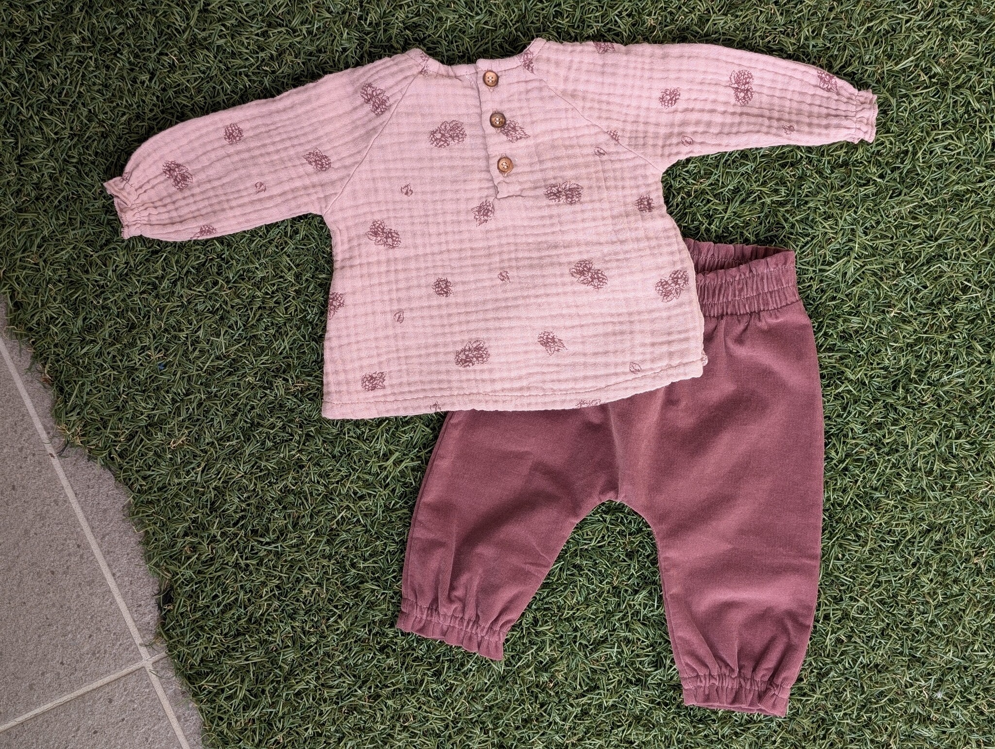 Beans Winterberry Velvet Baby Set