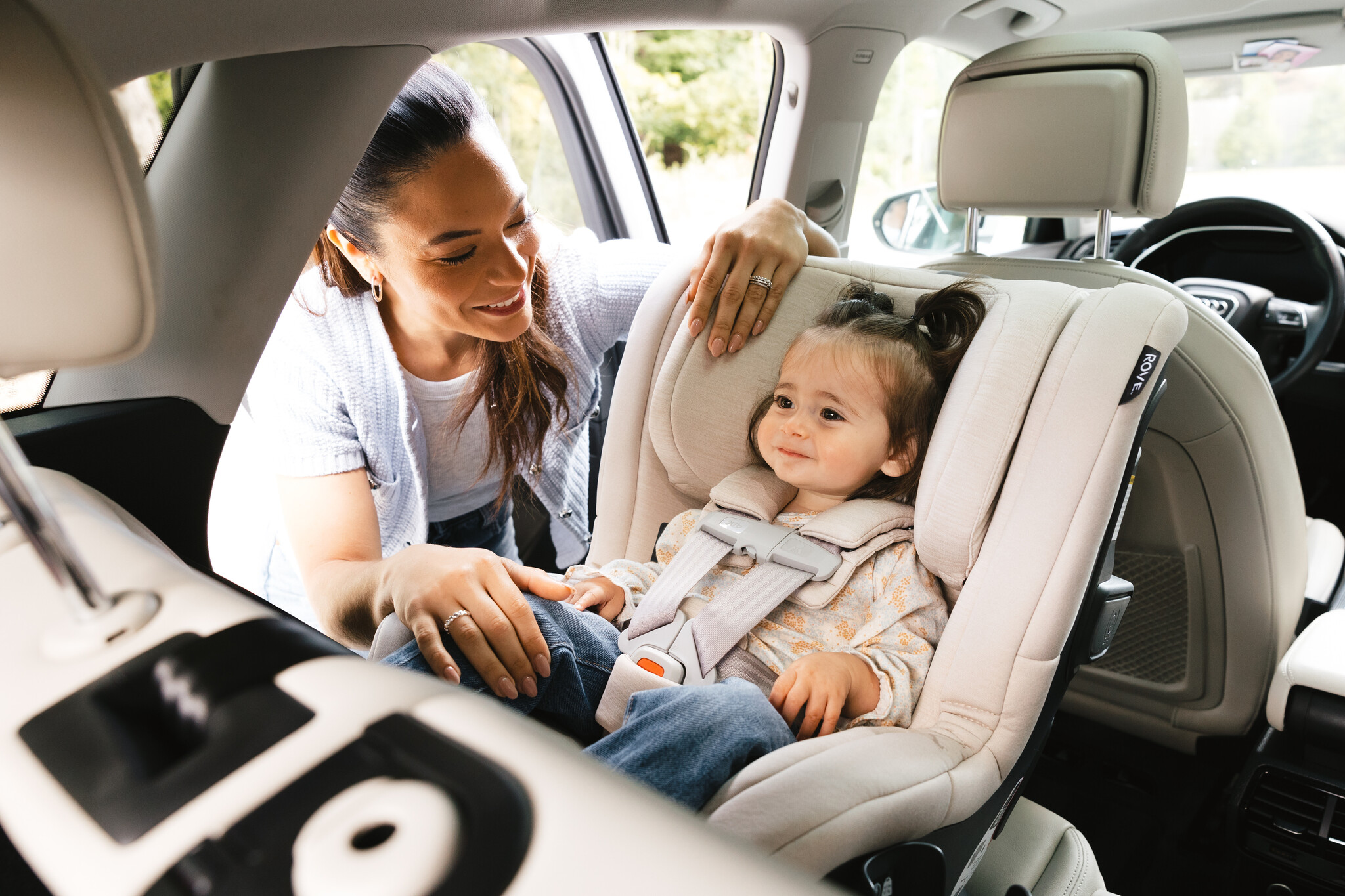 UPPAbaby UPPAbaby ROVE Convertible Car Seat - Kavneer (Almond)