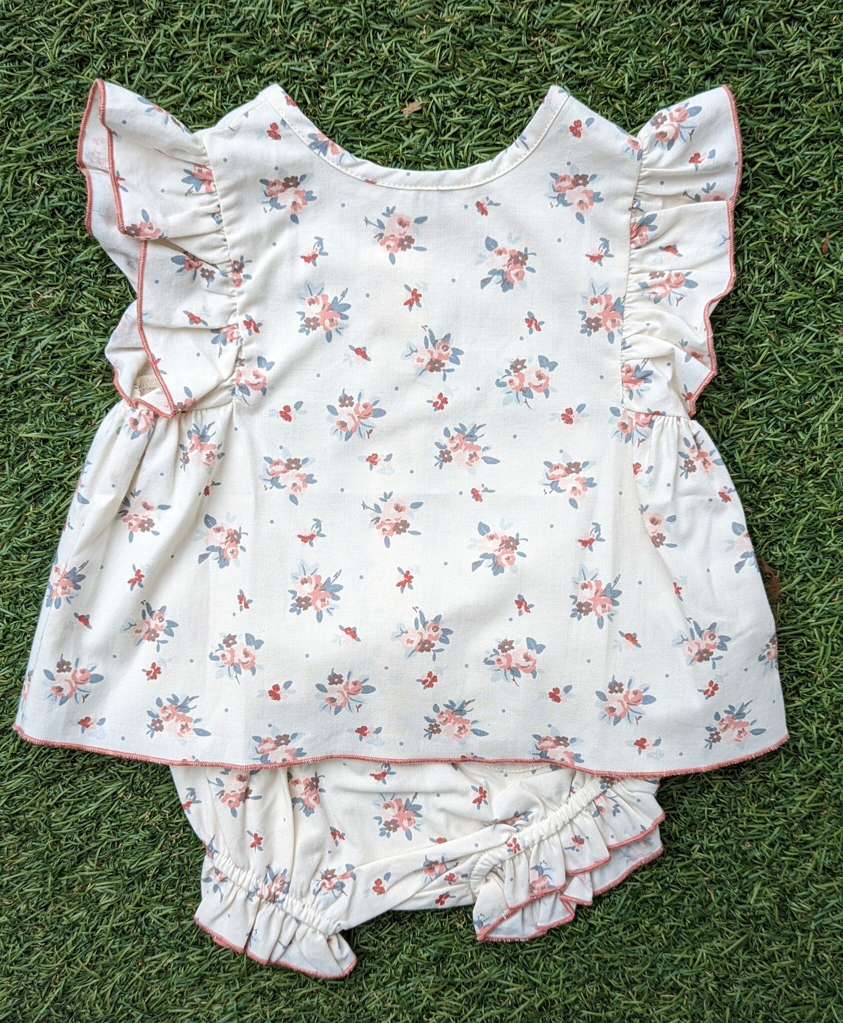 Snug SNUG Organic Cotton Soft Petals Ruffle Tunic & Bloomer Set