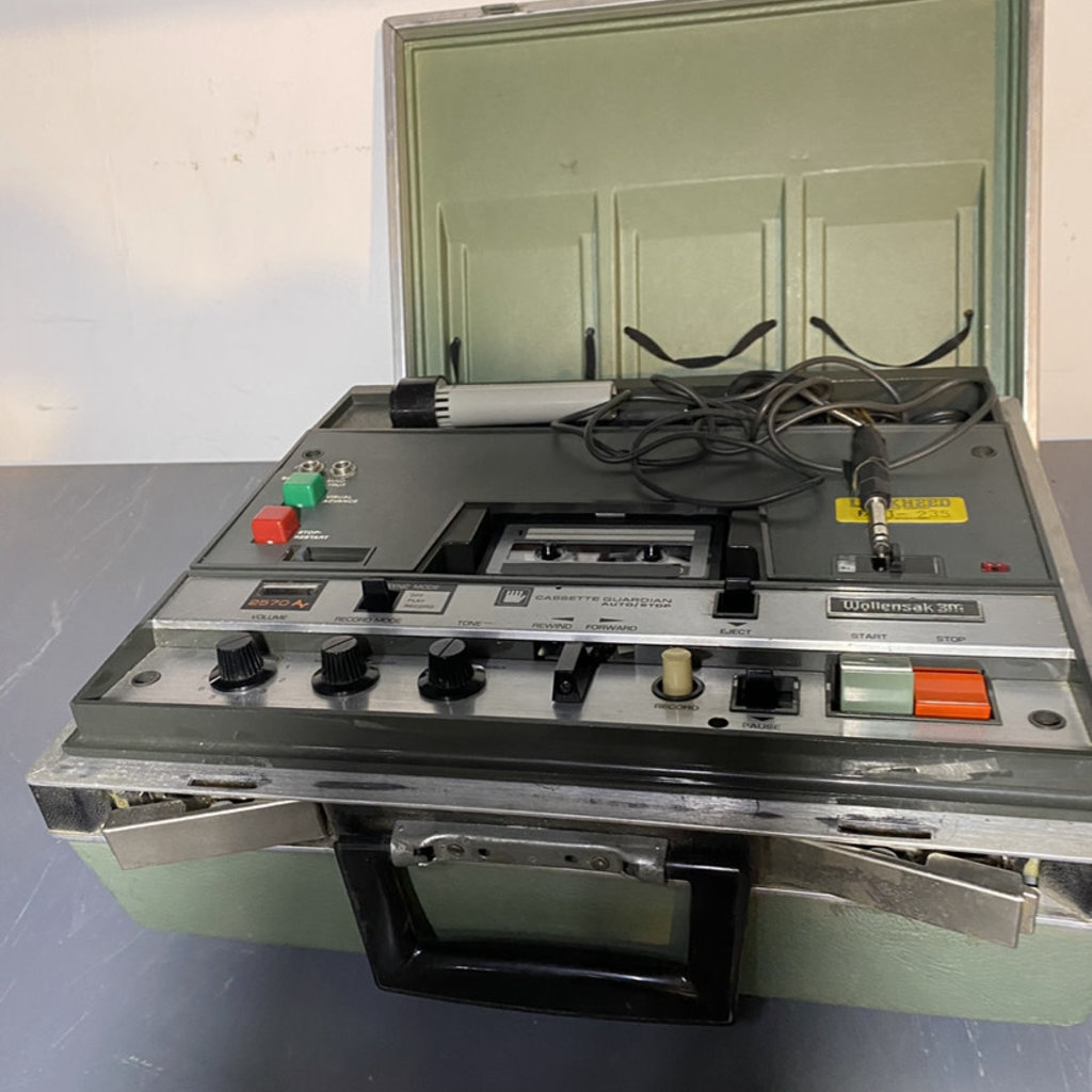 Vintage 3M Wollensak 2520AV Heavy Duty Tank Cassette Recorder Portable Tape Player
