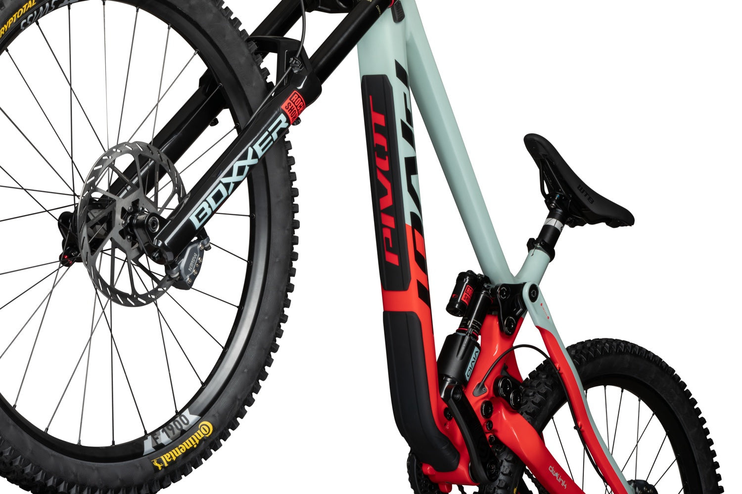 Pivot Cycles Phoenix V5 Pro Saint, Factory