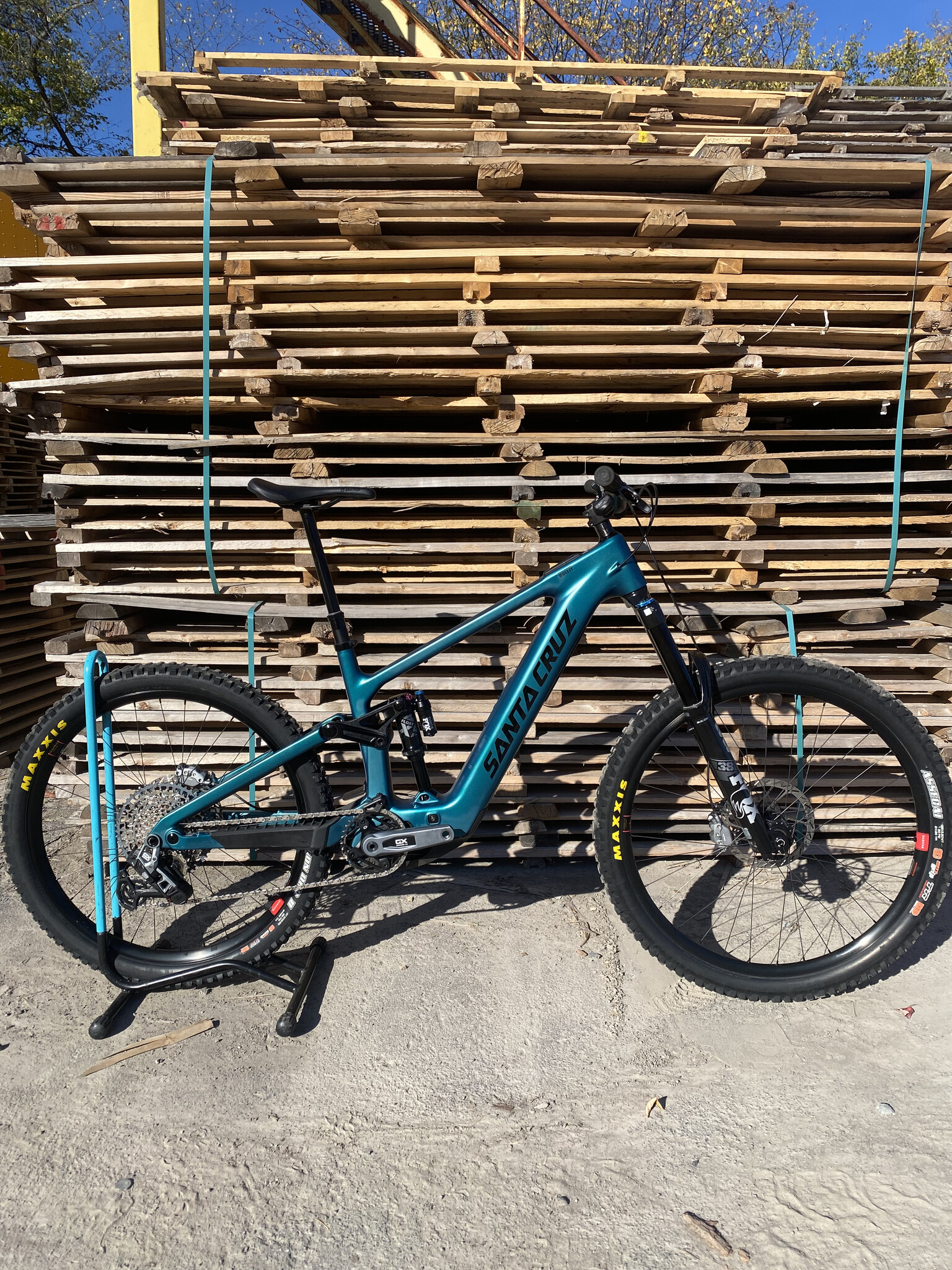 Santa Cruz Bicycles Bullit GX AXS DEMO
