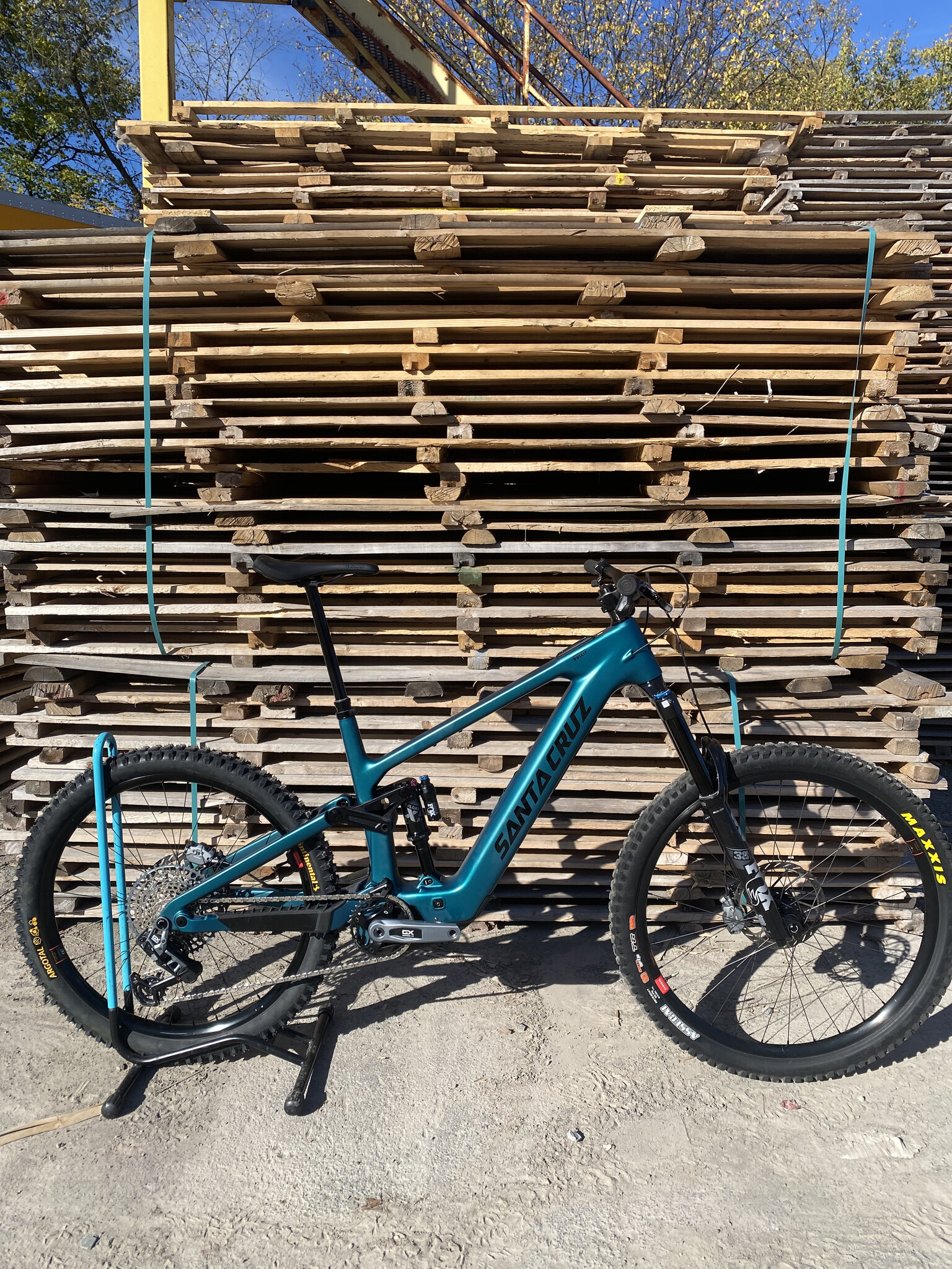 Santa Cruz Bicycles Bullit GX AXS DEMO