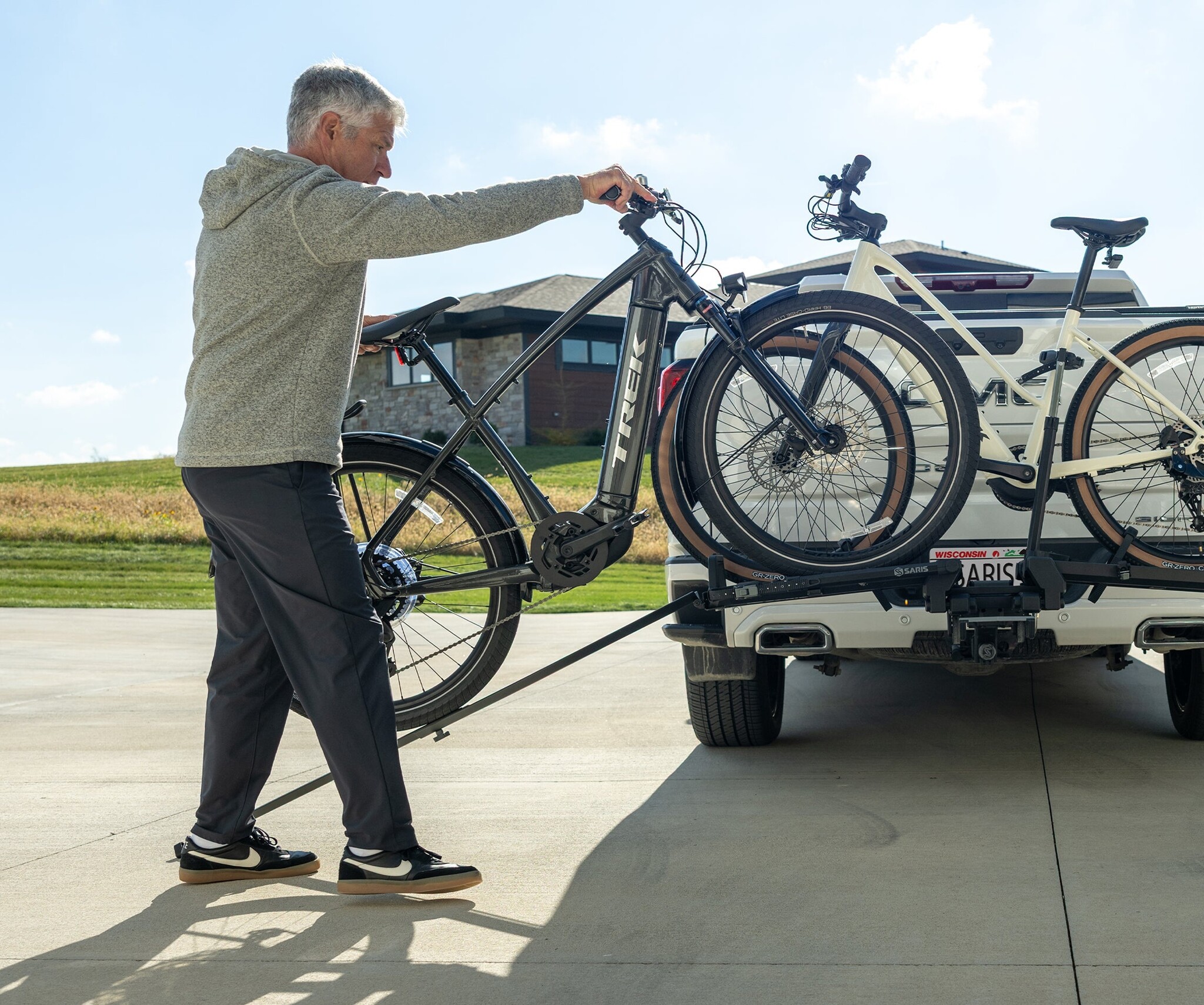 Saris Cycle-On 2-Bike Hitch Rack – eBike Ready