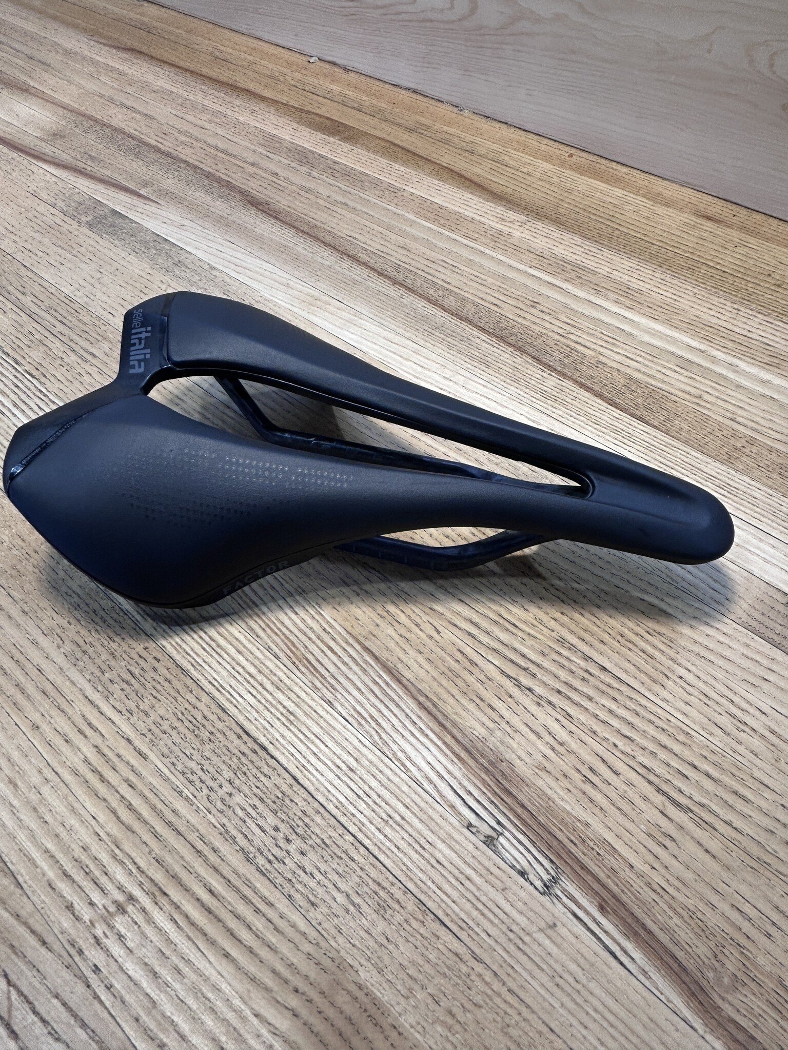 SLR Boost Kit Carbonio Superflow, Saddle, 248 x 145mm, Unisex, 129g