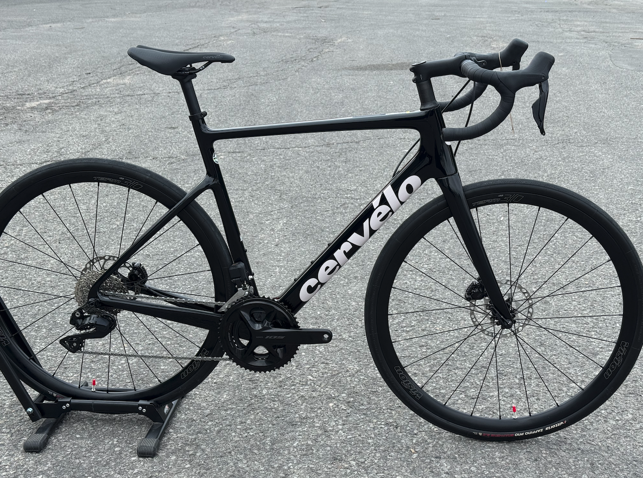 Cervélo Caledonia 105 Di2 Black 56cm, Usagé