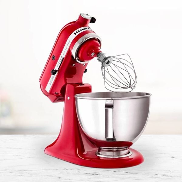 KitchenAid KHM512ER Ultra Power Empire Red 5 Speed Hand Mixer with  Stainless Steel Turbo Beaters - 120V