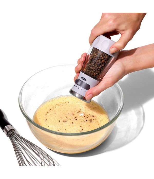 Oxo Oxo Adjustable Mess-Free Pepper Grinder