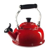 Le Creuset Le Creuset Classic Whistling Kettle Cherry