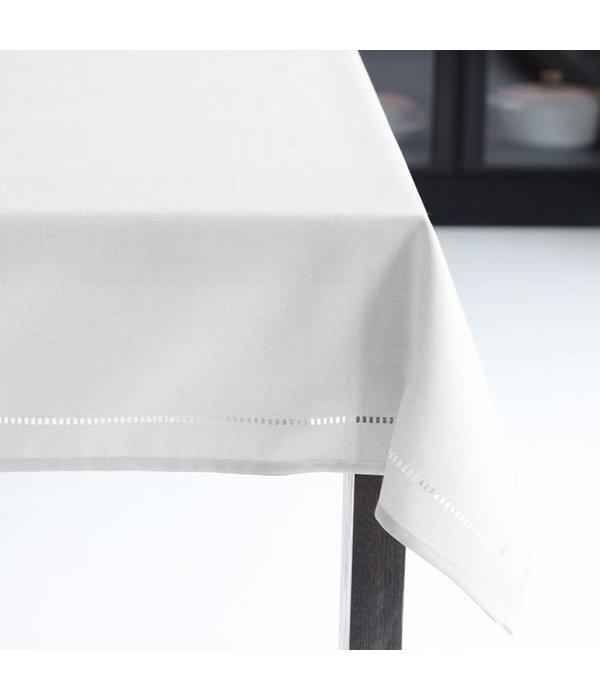 Harman Harman Round Linen Look Tablecloth 70"R, White