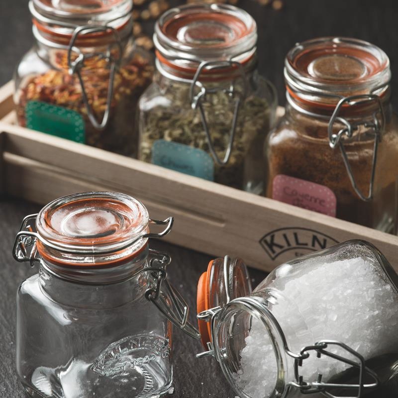 https://cdn.shoplightspeed.com/shops/610486/files/40850026/kilner-square-clip-top-spice-jar-set-70ml.jpg