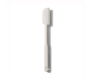 https://cdn.shoplightspeed.com/shops/610486/files/41025073/300x250x2/oxo-oxo-narrow-white-silicone-spatula.jpg