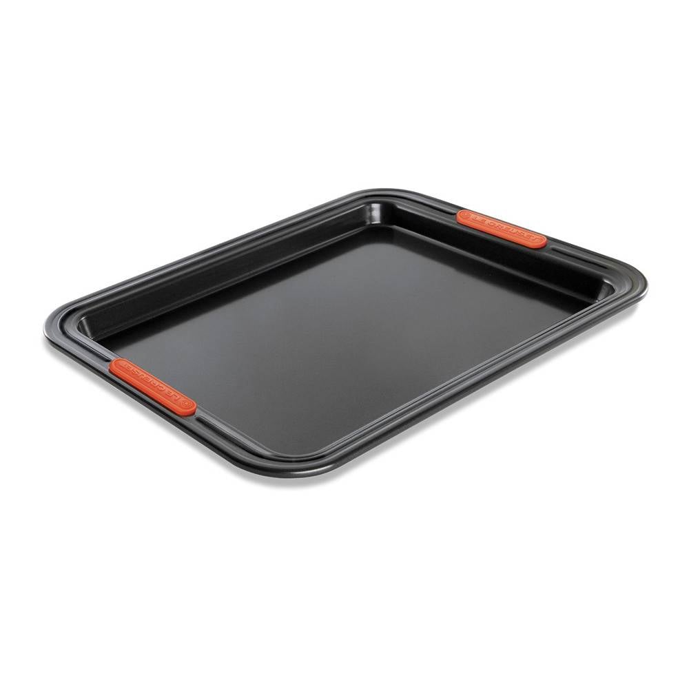 https://cdn.shoplightspeed.com/shops/610486/files/4447392/le-creuset-le-creuset-jelly-roll-pan.jpg