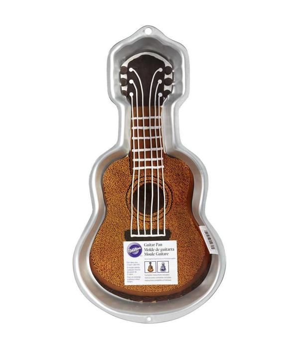 Moule A Gateau En Forme De Guitare De Wilton Ares Accessoires De Cuisine