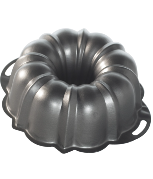 Nordic Ware Bundt cake mold 10 cups Jubilee ''Gold'' - Ares Kitchen and  Baking Supplies