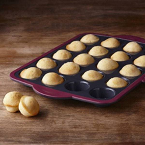 Moule pour 12 muffins avec caissette en silicone