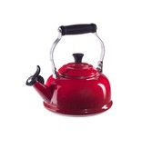 Le Creuset Le Creuset Classic Whistling Kettle Cherry