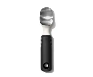 https://cdn.shoplightspeed.com/shops/610486/files/60155513/300x250x2/oxo-oxo-good-grips-simple-ice-cream-scoop.jpg