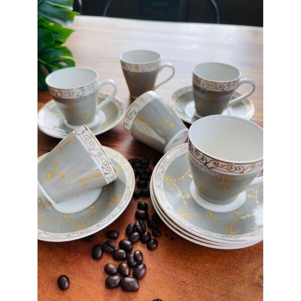 Tasses à espresso et soucoupes or 2.4 oz, ens/6 de Artika