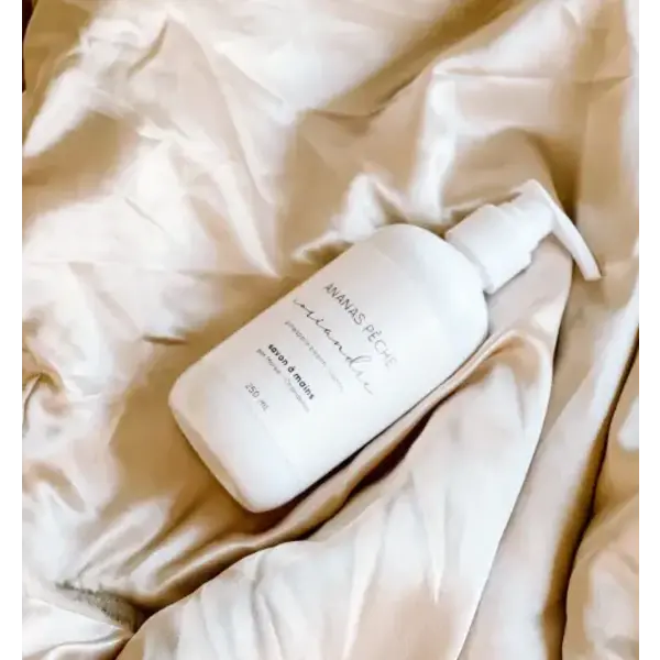 Savon à mains Ananas, pêche et coriandre 250ml de Marée Chandelles