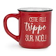 Tasse rouge "Cette fille trippe sur Noël"