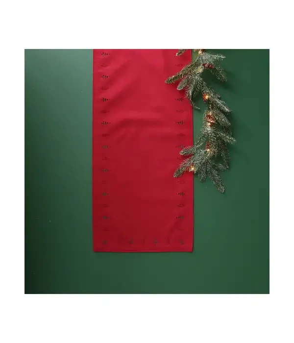 Harman Chemin de table Rouge avec des motifs de sapins