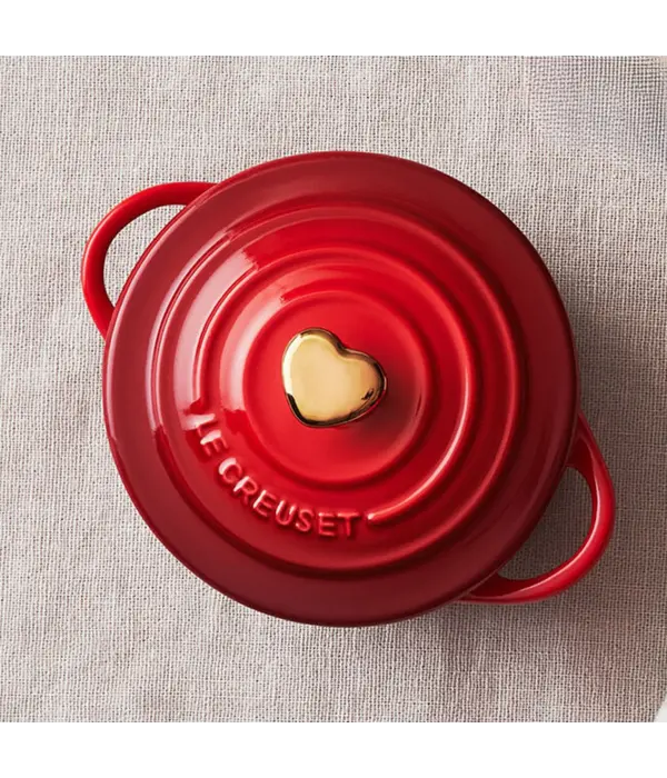 Le Creuset Le Creuset Mini Round Cocotte with Heart-Shaped Knob Cherry 0.25L