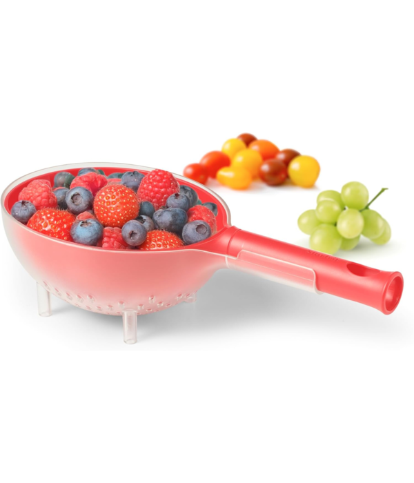 Starfrit Starfrit 1-Cup Berry Colander with Built-In Pour Spout
