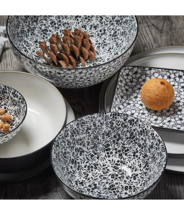 Brilliant Daisy Black Porcelain Bowl 10 cm