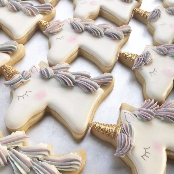 https://cdn.shoplightspeed.com/shops/610486/files/9053262/600x600x2/ann-clark-ann-clark-unicorn-head-cookie-cutter-4-i.jpg