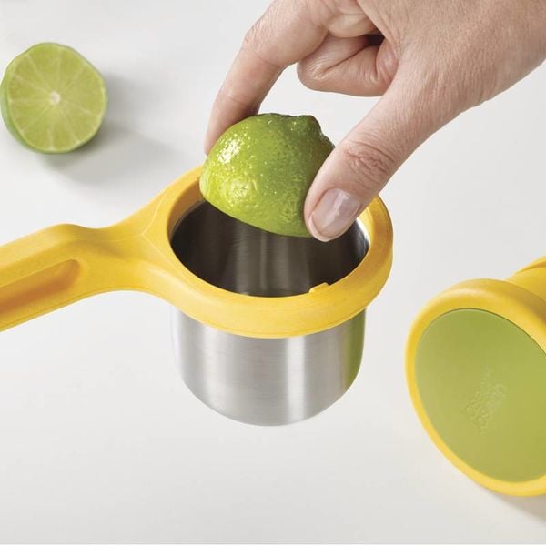 Joseph Joseph "Helix" Citrus Juicer