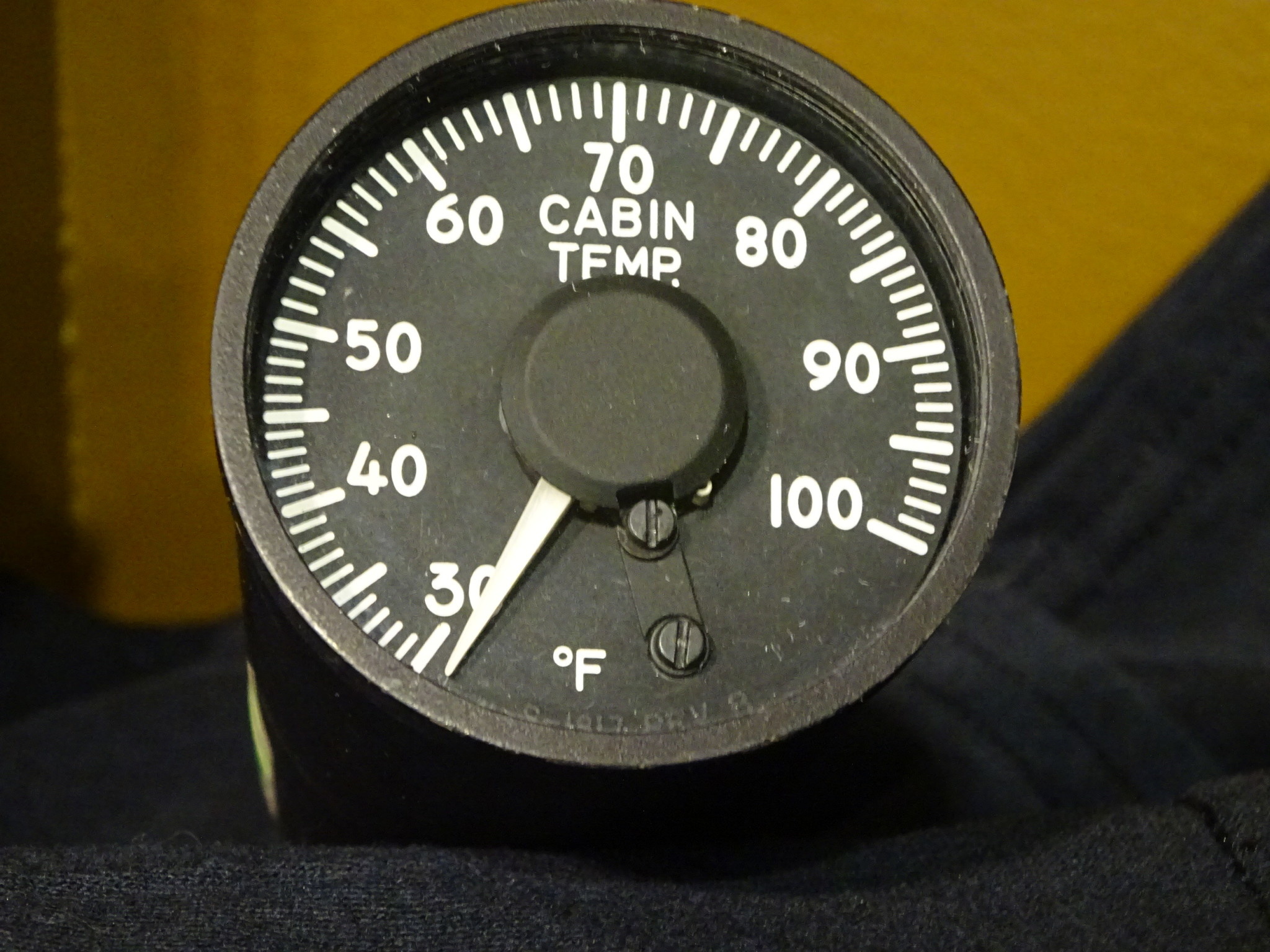 INDICATOR TEMPERATURE ELECTRICAL RESISTANCE PART NO. 162BCL11 Pilot