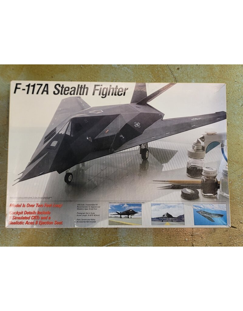 F-117A STEALTH FIGHTER 1/32 SCALE TESTORS (VINTAGE)