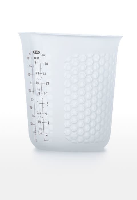 https://cdn.shoplightspeed.com/shops/610522/files/21145393/oxo-squeeze-pour-silicone-2c-measure-cup.jpg