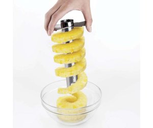 https://cdn.shoplightspeed.com/shops/610522/files/7024405/300x250x2/oxo-gg-ss-racheting-pineapple-slicer.jpg