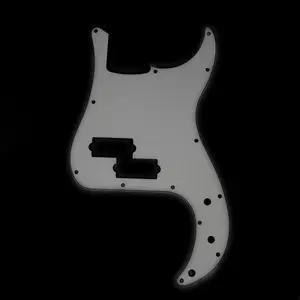 Allparts Allparts -Pickguard for P Bass - White Allparts Allparts -Pickguard for P Bass - White