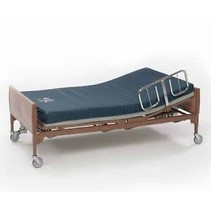 LIT D'HOPITAL ELECTRIQUE INVACARE AVEC COTES DE LIT ET MATELAS SOLACE 3080