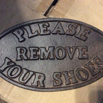 Please remove shoes plaque