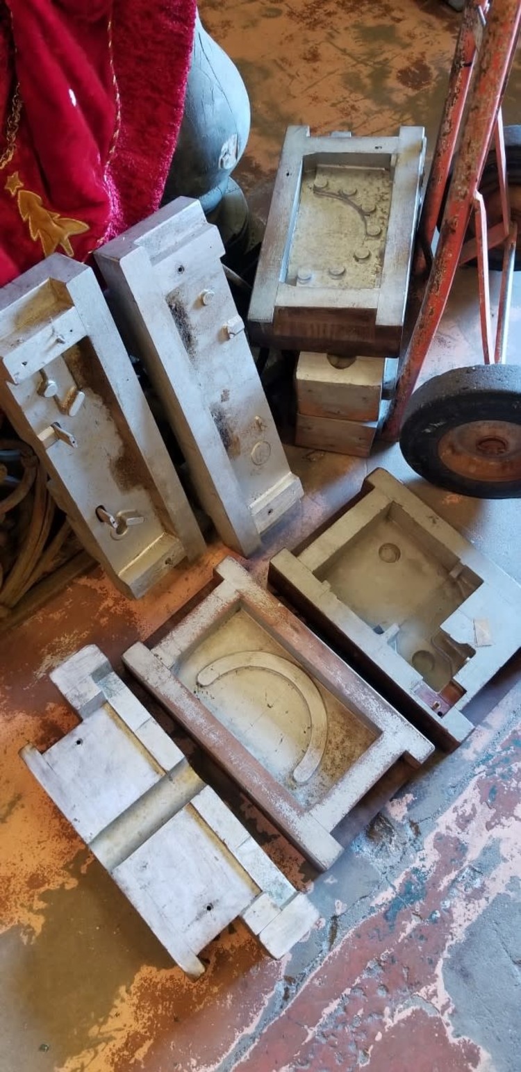 Small industrial mold