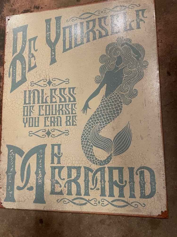 Assorted Tin Signs Round