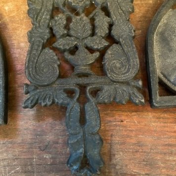 Sunflower Cast Iron Tivot