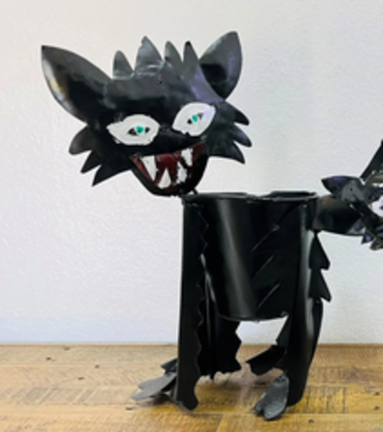 Scary Cat LG - 20" H x 18" L x 7.5" W