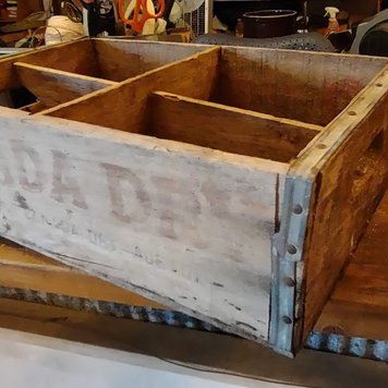 Sale Vintage "Canada Dry" Crate