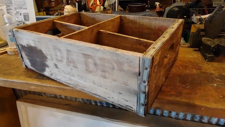 Sale Vintage "Canada Dry" Crate
