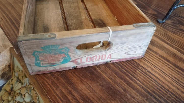 Sale Vintage "Canada Dry" Crate