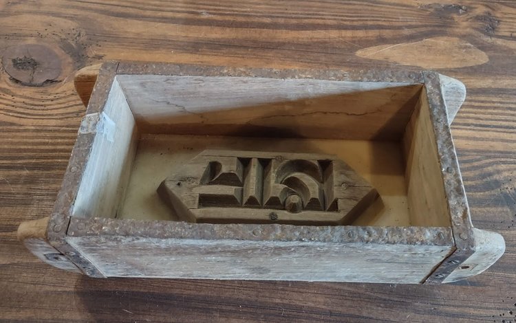 Sale Brick Mold w/Letters