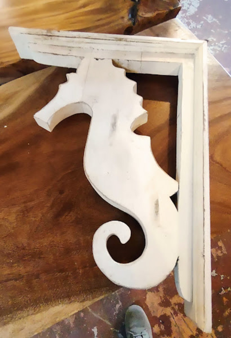 Sale White Bracket Seahorse