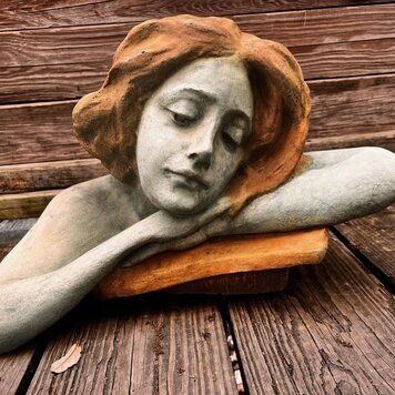 Deco Lady Head 19"L x 11"W x 13"H