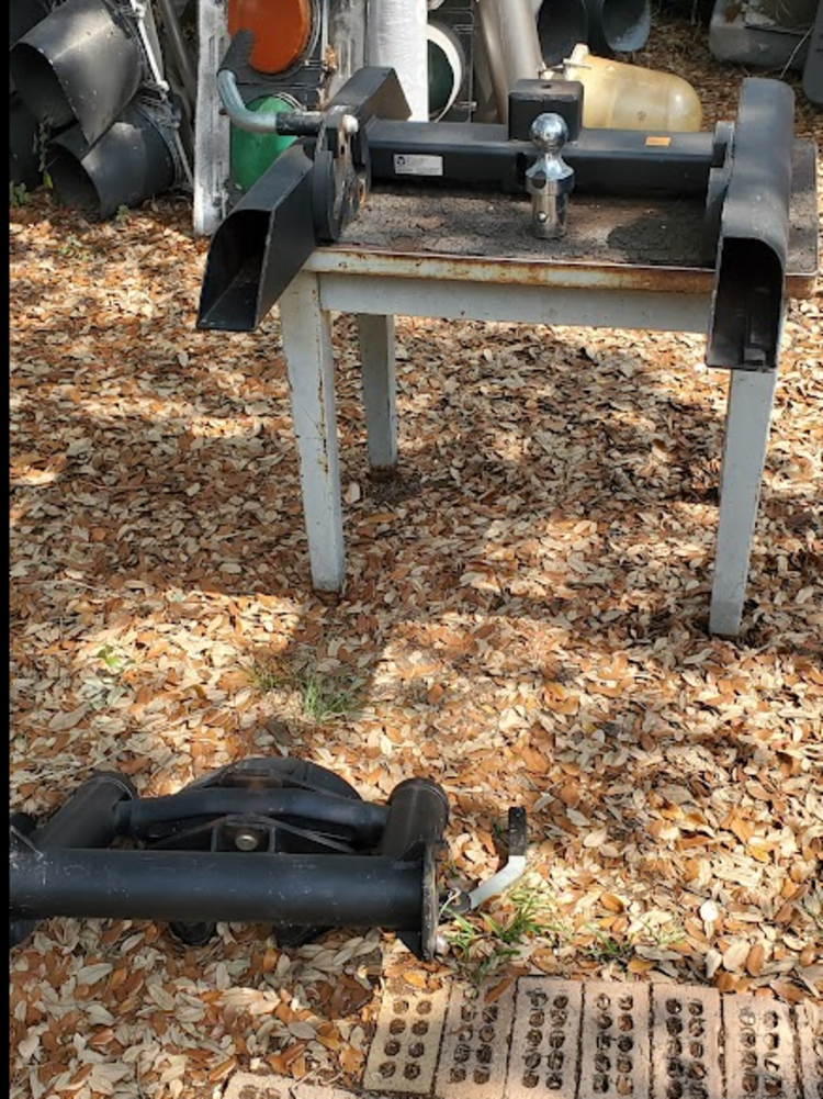 Fifth Wheel Trailer Hitch